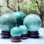 Đá Phong Thủy Để Bàn: Bí Quyết Hút Năng Lượng Tích Cực Cho Mọi Không Gian