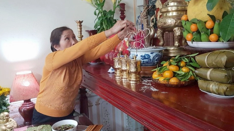 Bài văn khấn mùng 1 tháng 6 cúng Gia tiên