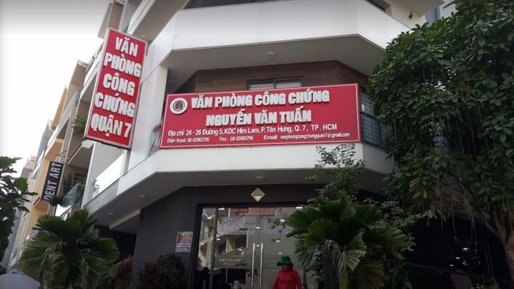 Bên ngoài Văn phòng công chứng Nguyễn Văn Tuấn Quận 7