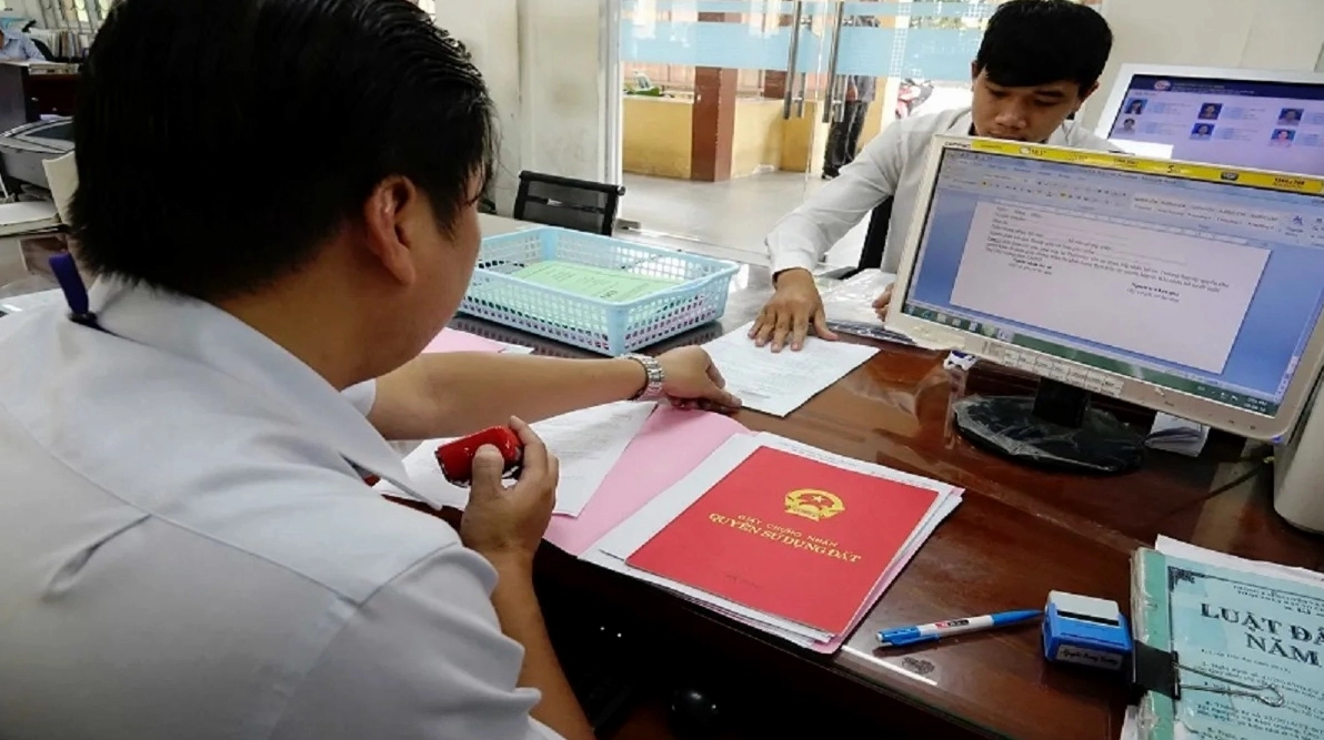 Các khoản phí khi làm sổ đỏ