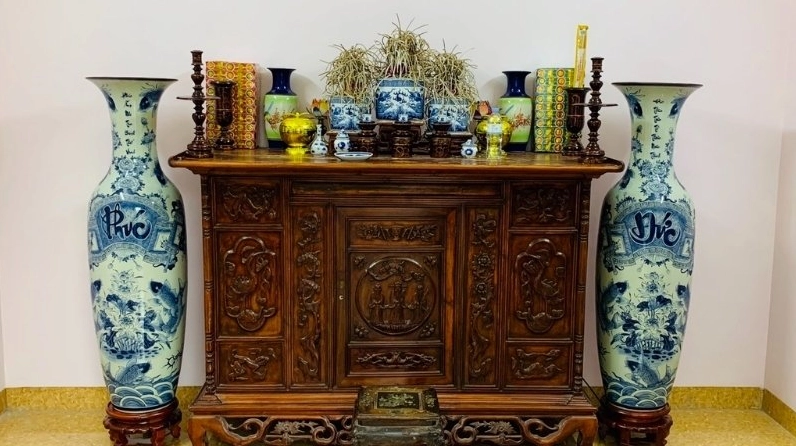 Cần tránh di chuyển bát hương, dùng khăn bẩn hoặc thái độ cẩu thả