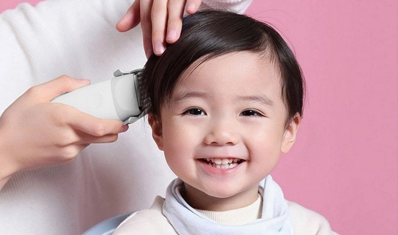Cắt tóc cho bé ngày nào tốt