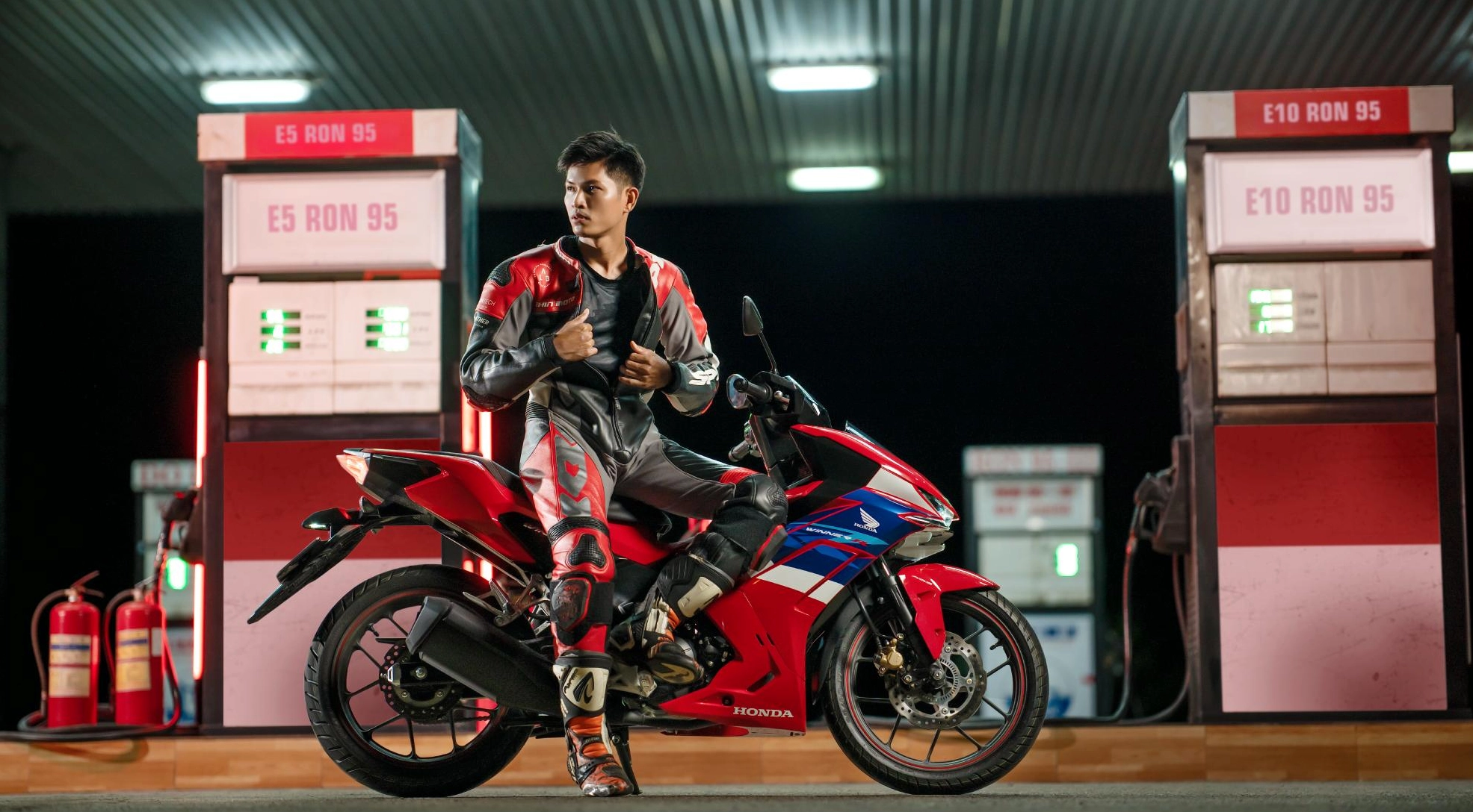 Chi tiết mặt đồng hồ và đầu xe Winner X