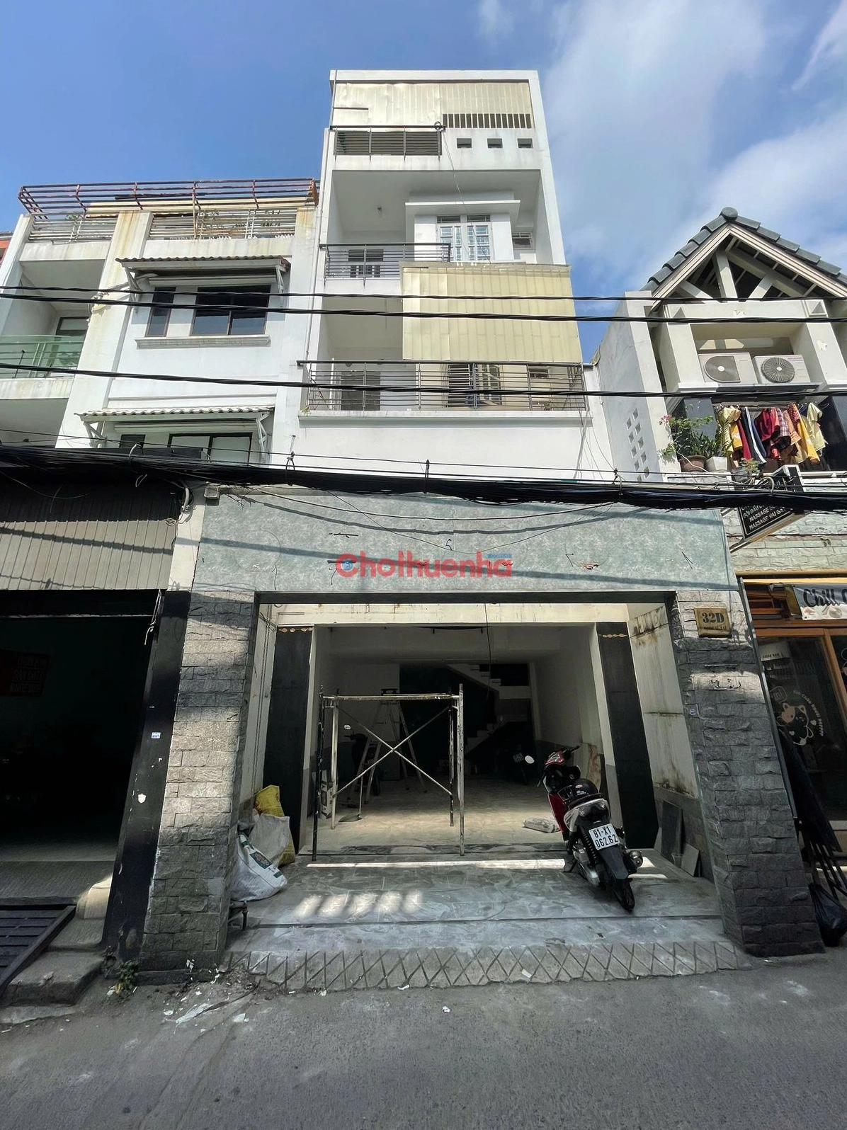 Cho thuê nhà nguyên căn tại khu vực sầm uất Phú Nhuận với 4 phòng ngủ