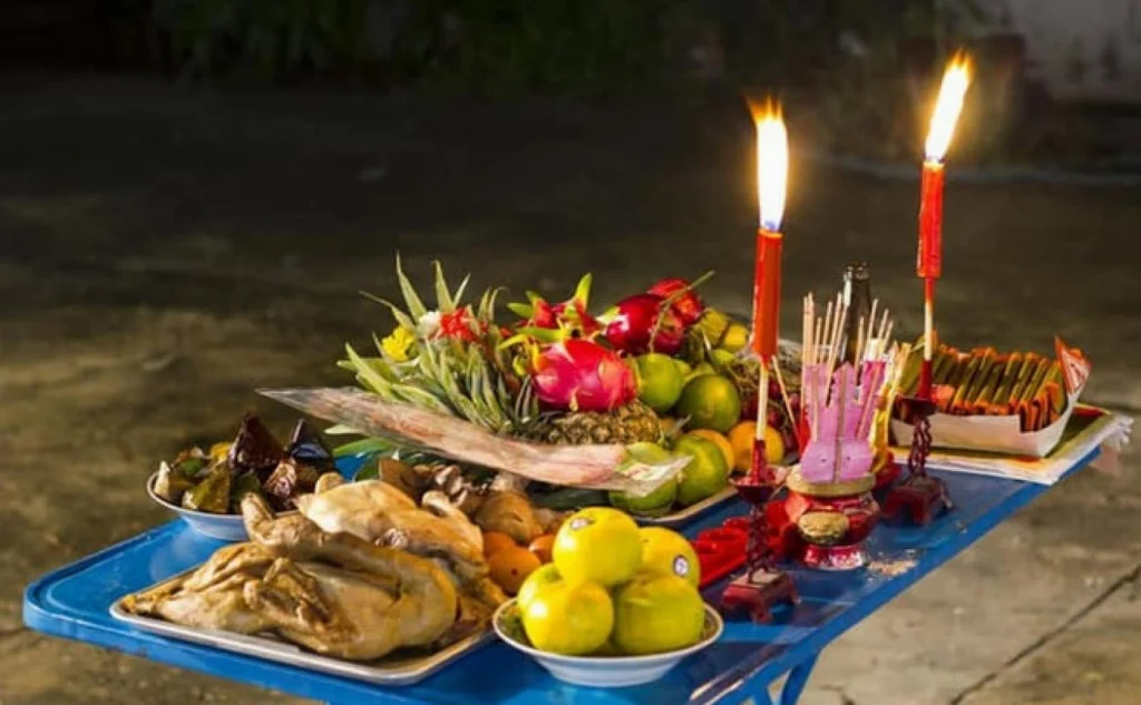 Cúng Chúng Sinh Gồm Những Gì? Hướng Dẫn Chuẩn Bị Mâm Cúng Chi Tiết
