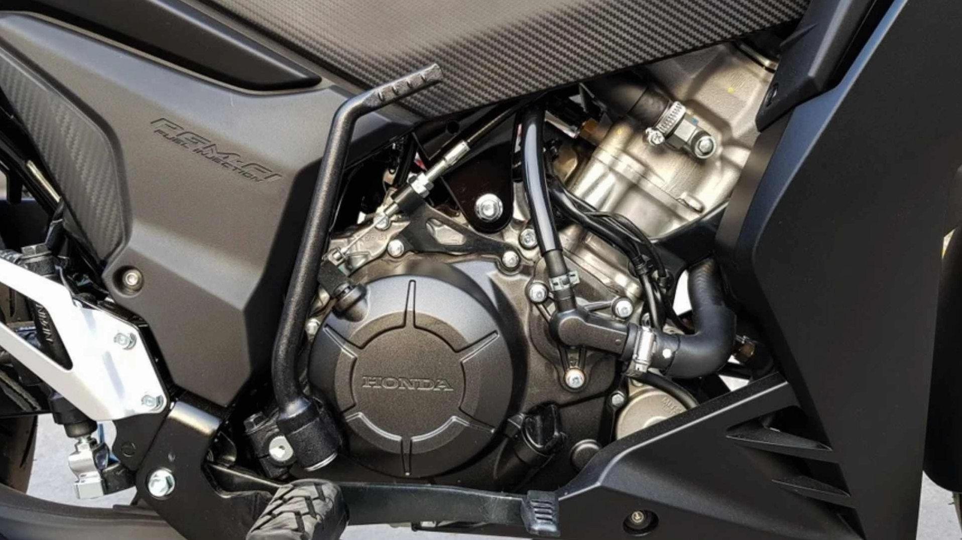 Động cơ DOHC 150cc mạnh mẽ của Winner V1