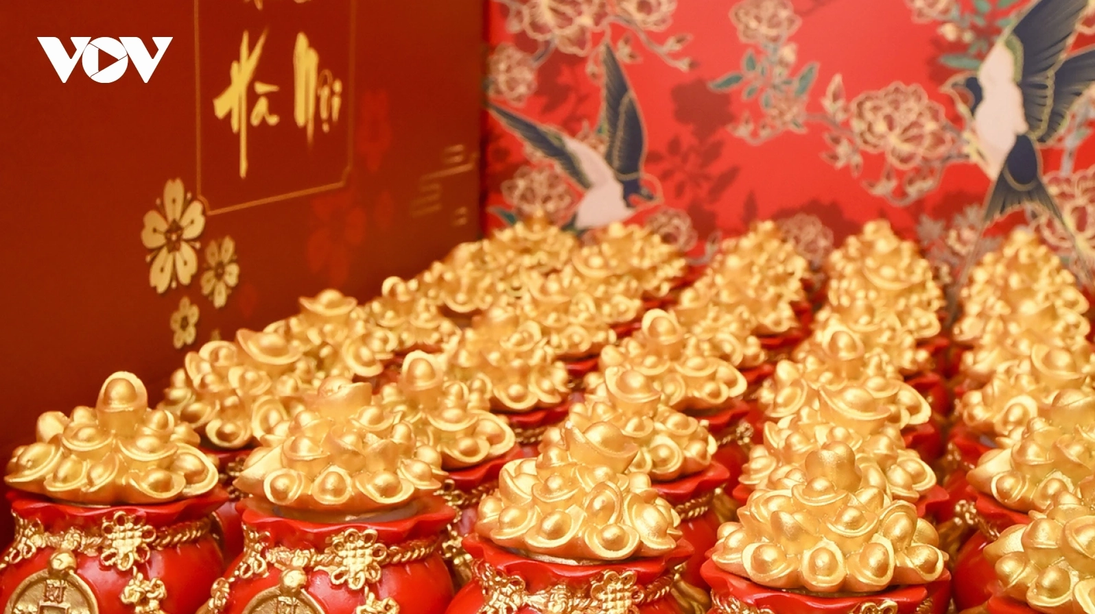 Giá vàng thế giới tăng, vàng tư nhân đi ngang: Nhà đầu tư lỗ nặng