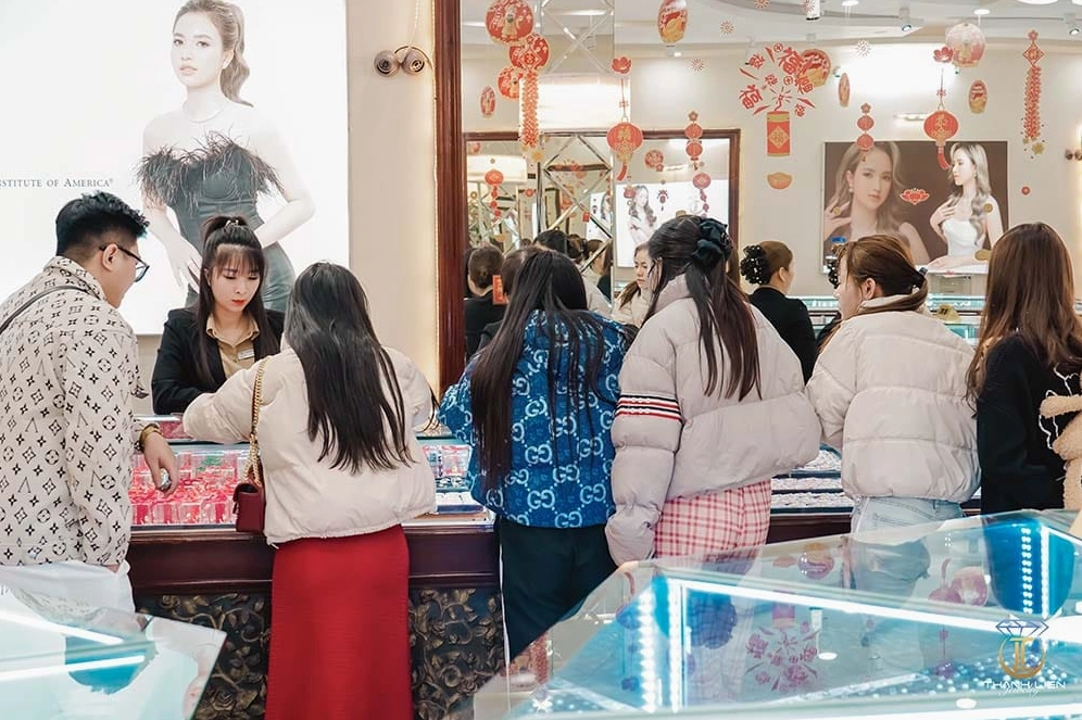 Giao dịch tại tiệm vàng