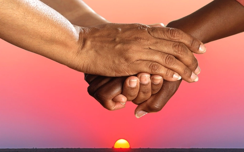 Khi nào trái đất còn quay, Trái tim còn đập vẫn là bạn nhau.