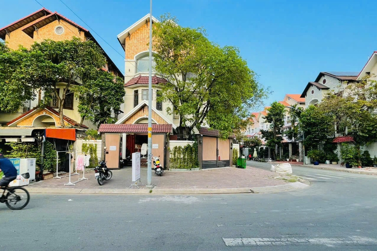 Khu đô thị Phú Mỹ Hưng là hàng xóm của KDC Him Lam 6A