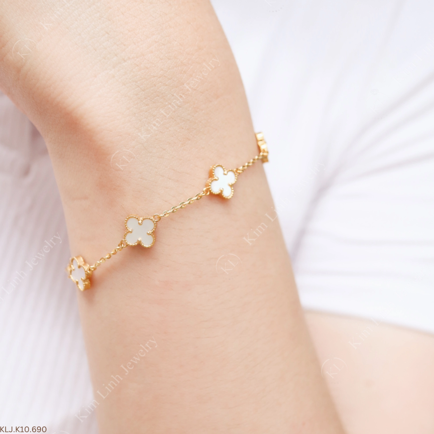 LẮC TAY CỎ BỐN LÁ XÀ CỪ TRẮNG 10k