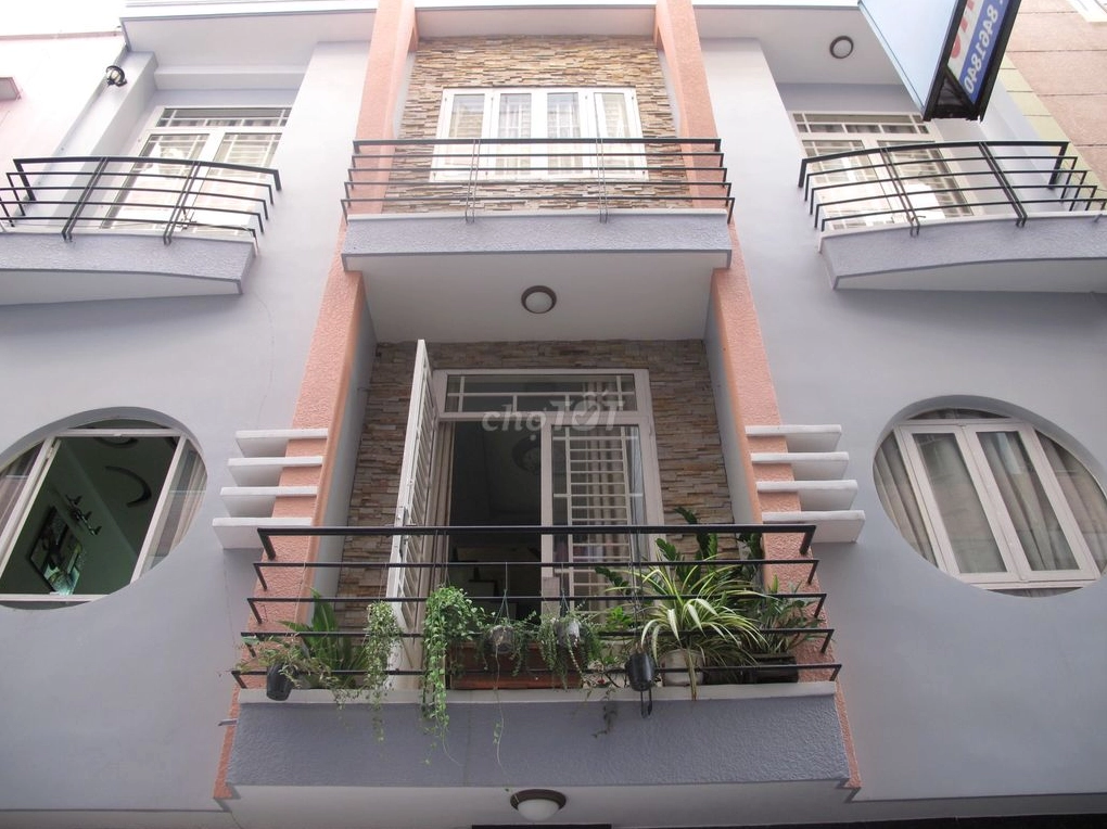 Một căn nhà cho thuê tại quận Tân Bình với diện tích 40m2