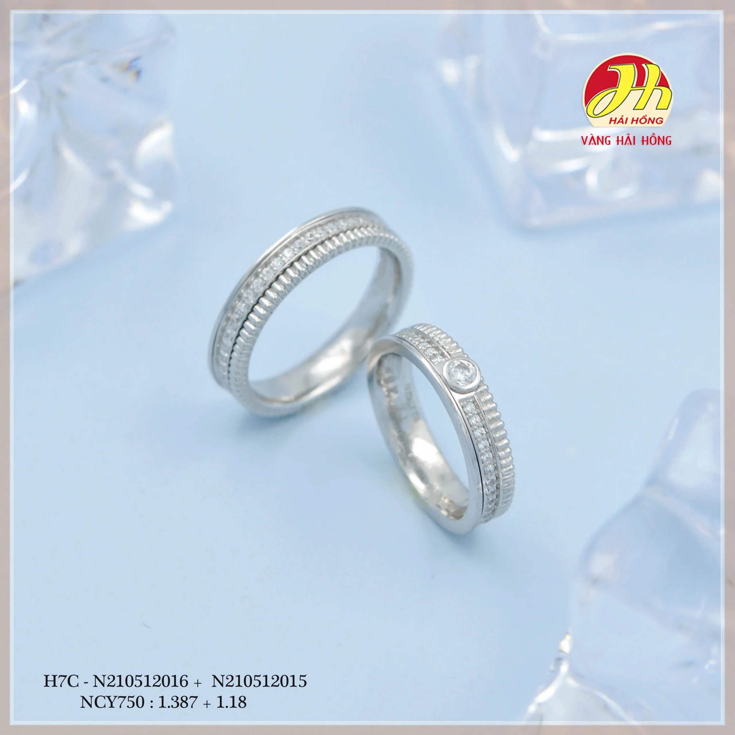 Nhẫn cưới vàng 18K với chi tiết độc đáo