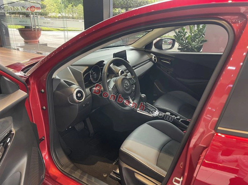 Nội thất Mazda 2 2026