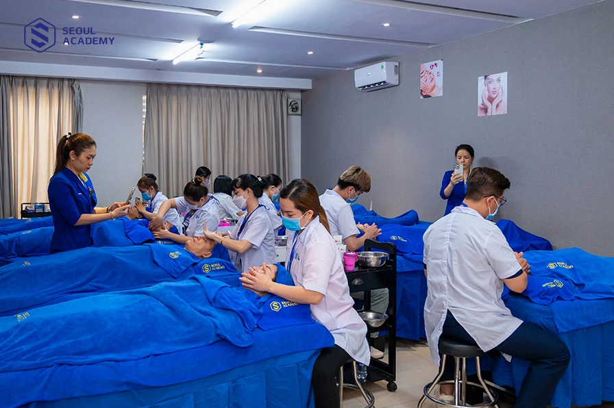 Thời gian lý tưởng trong ngày để cắt móng tay