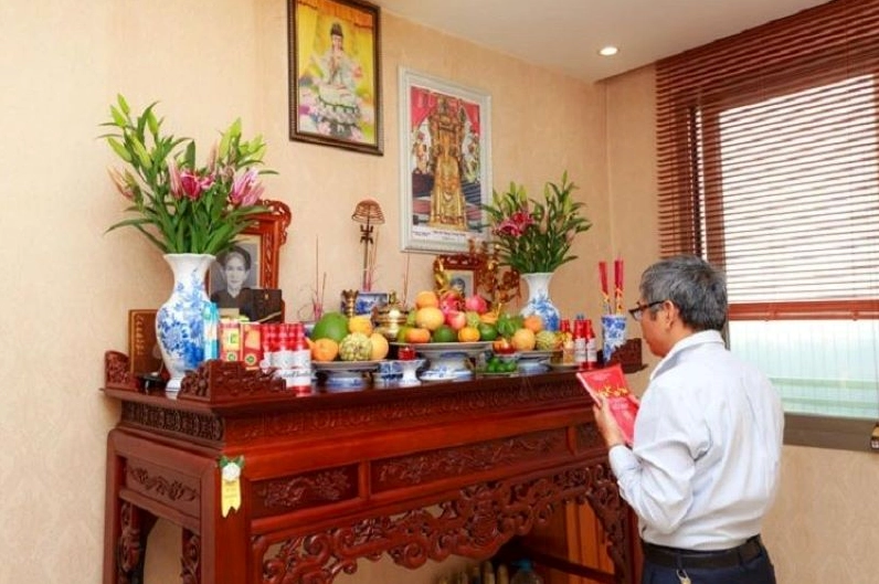 Thủ tục cúng di chuyển bàn thờ