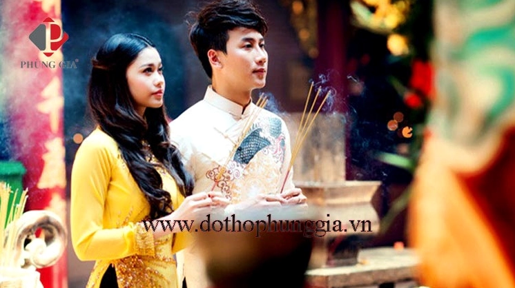 Văn khấn cầu con linh nghiệm nhất: Hướng dẫn chi tiết sắm lễ và cách khấn