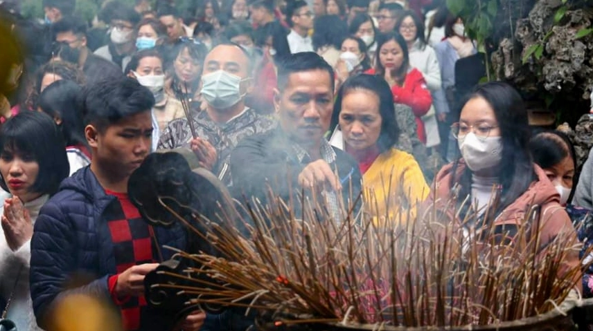 Văn khấn cầu xin gia tiên phù trợ con cháu thông tuệ