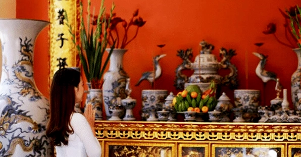 Văn khấn mùng 2 Tết: Bài cúng gia tiên chuẩn, mang may mắn tài lộc