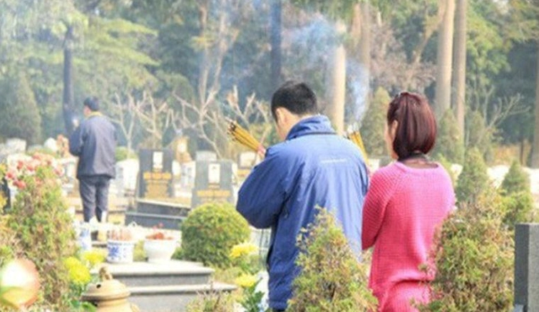 Văn khấn thanh minh ngoài mộ và tại nhà chuẩn nhất 2026