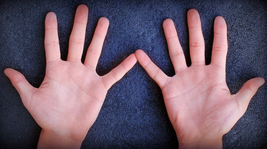 Xem chỉ tay ơ nữ thường sử dụng bàn tay phải